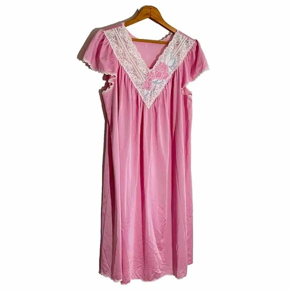 American Vintage | Intimates & Sleepwear | Vintage 9s Pink Princess Pastel Coquette Soft Slip M Maxi House Nightgown Dress | Poshmark American Vintage | Intimates & Sleepwear | Vintage 9s Pink Princess Pastel Coquette Soft Slip M Maxi House Nightgown Dress | Poshmark